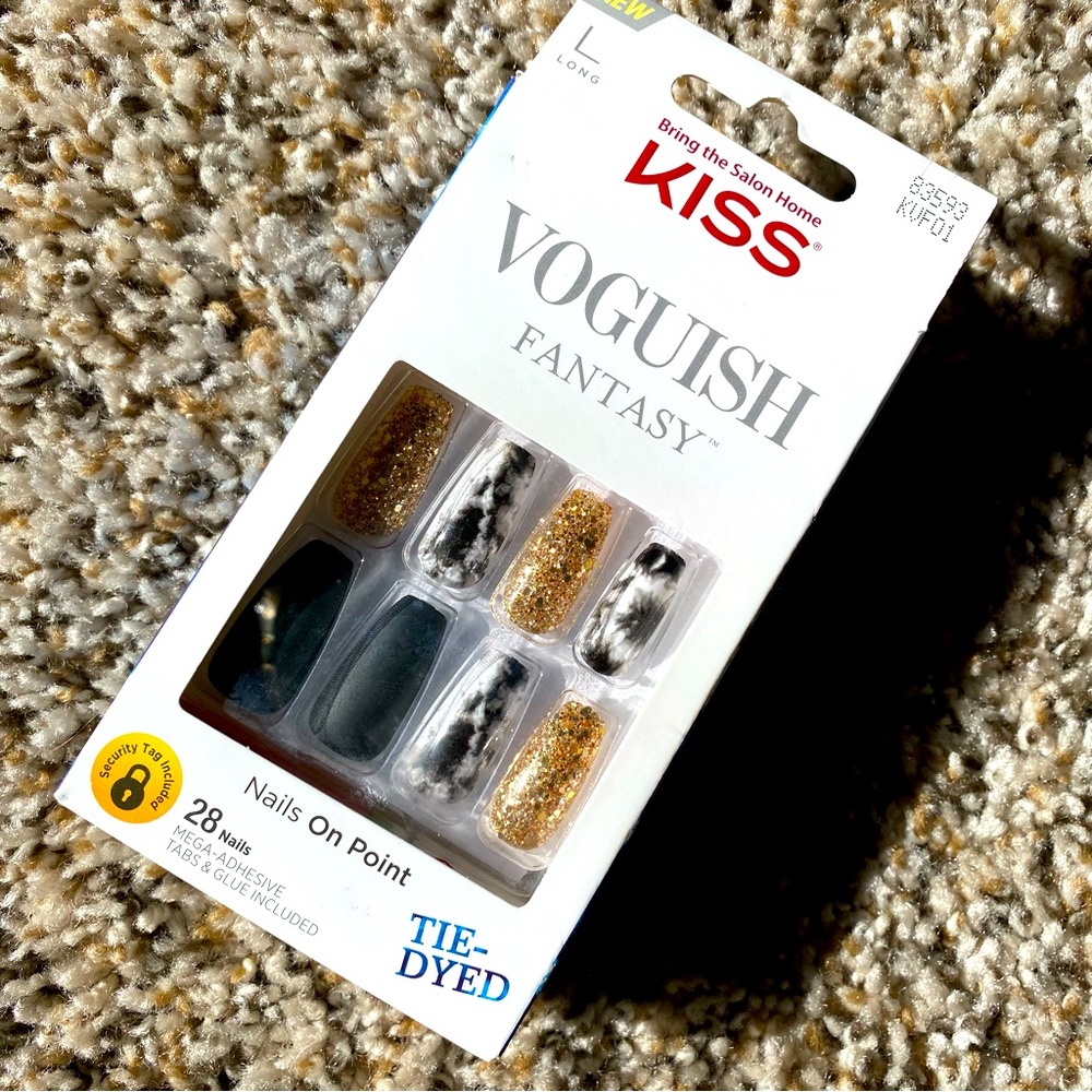 KISS Voguish Fantasy Nails Press-on Nails Full set